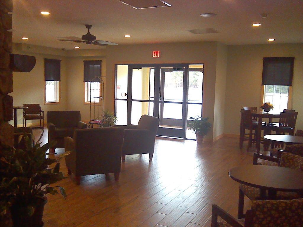 Junction Inn Suites & Conference Center Babbitt Pokoj fotografie