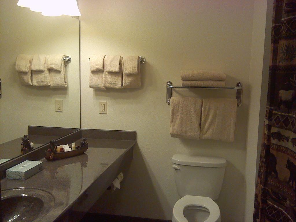 Junction Inn Suites & Conference Center Babbitt Pokoj fotografie