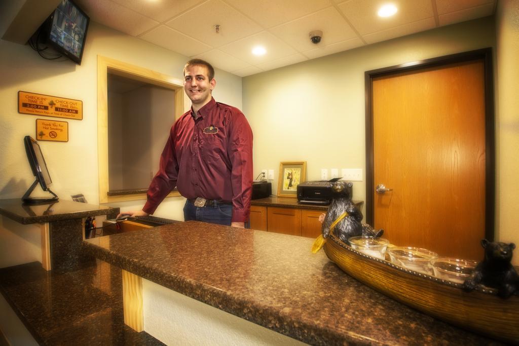Junction Inn Suites & Conference Center Babbitt Exteriér fotografie